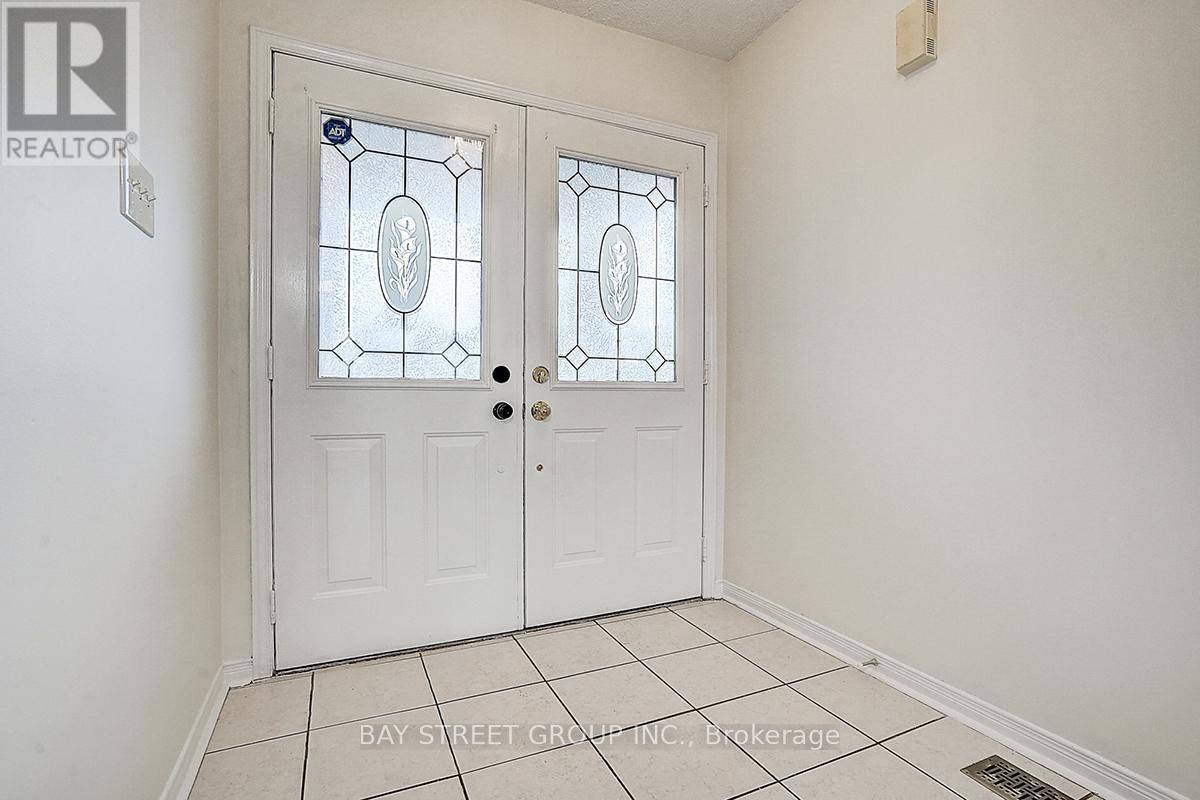 Markham (cedarwood), ON L3S4S7,11 TARA CRESCENT