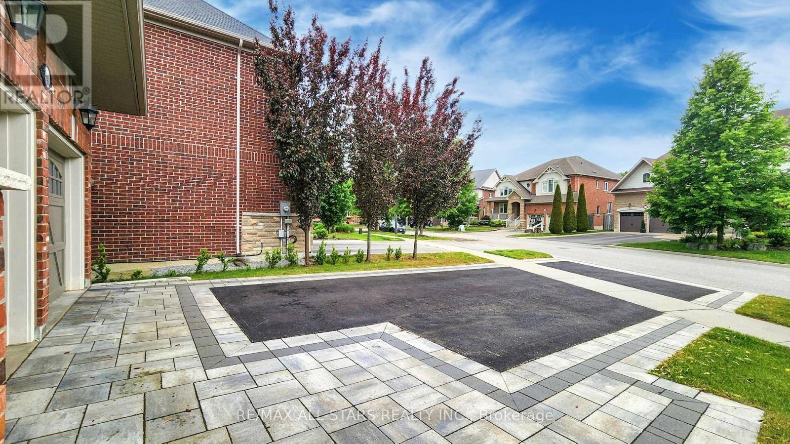 Uxbridge, ON L9P0B2,94 CAMPBELL DRIVE S