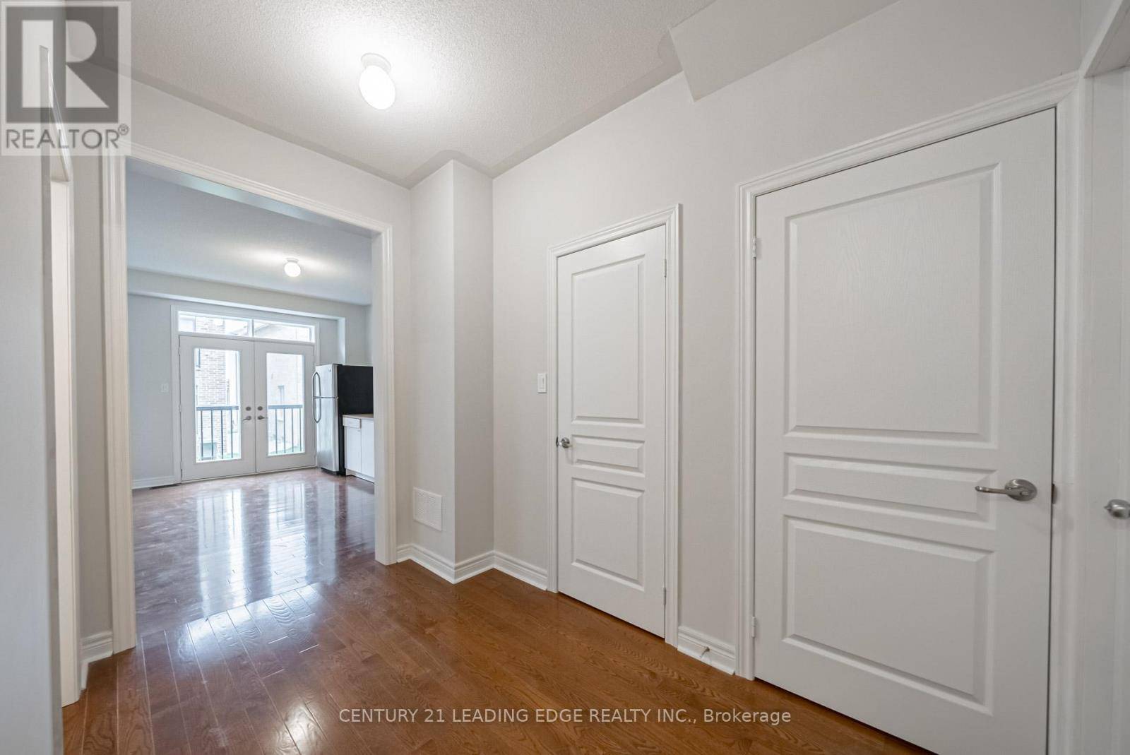 Richmond Hill, ON L4H0J2,102 Hilts DR #Main