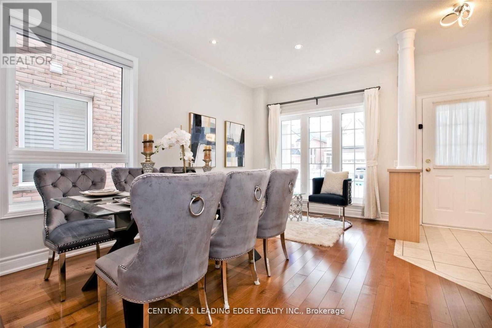 Markham (berczy), ON L6C3G2,40 KENTLEY STREET