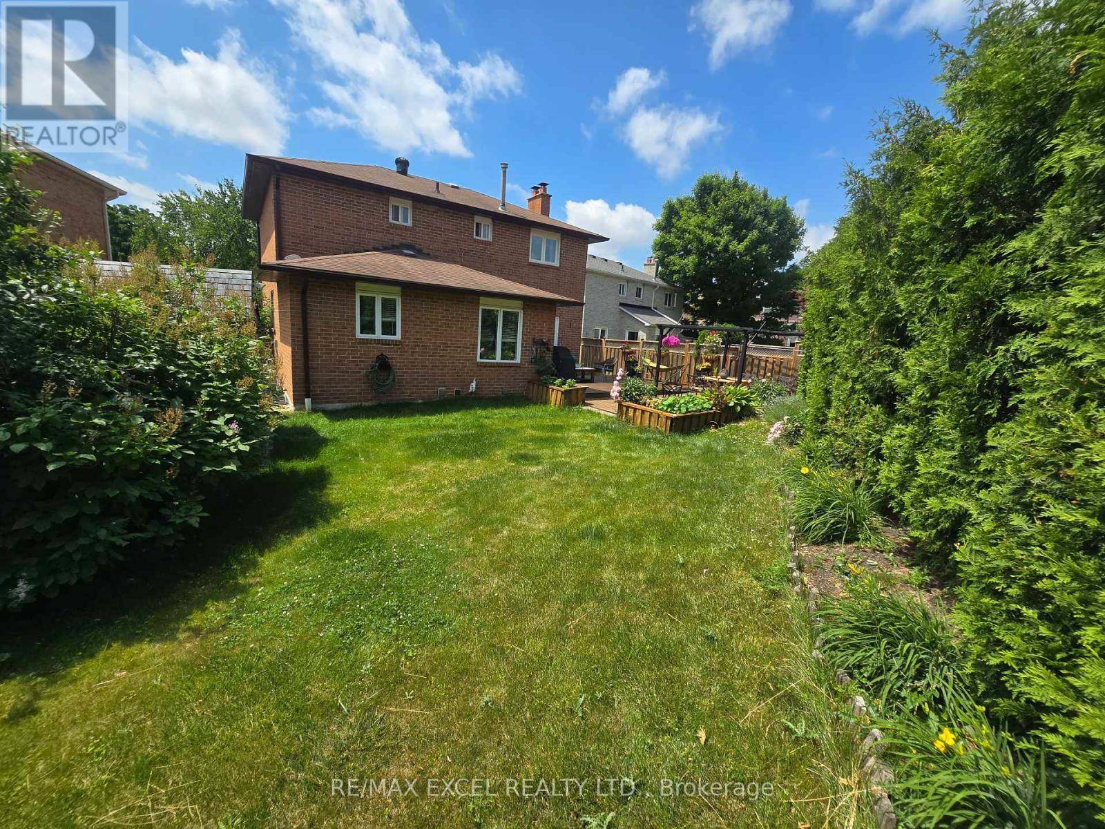 Richmond Hill (north Richvale), ON L4C7P2,19 MARSH STREET N