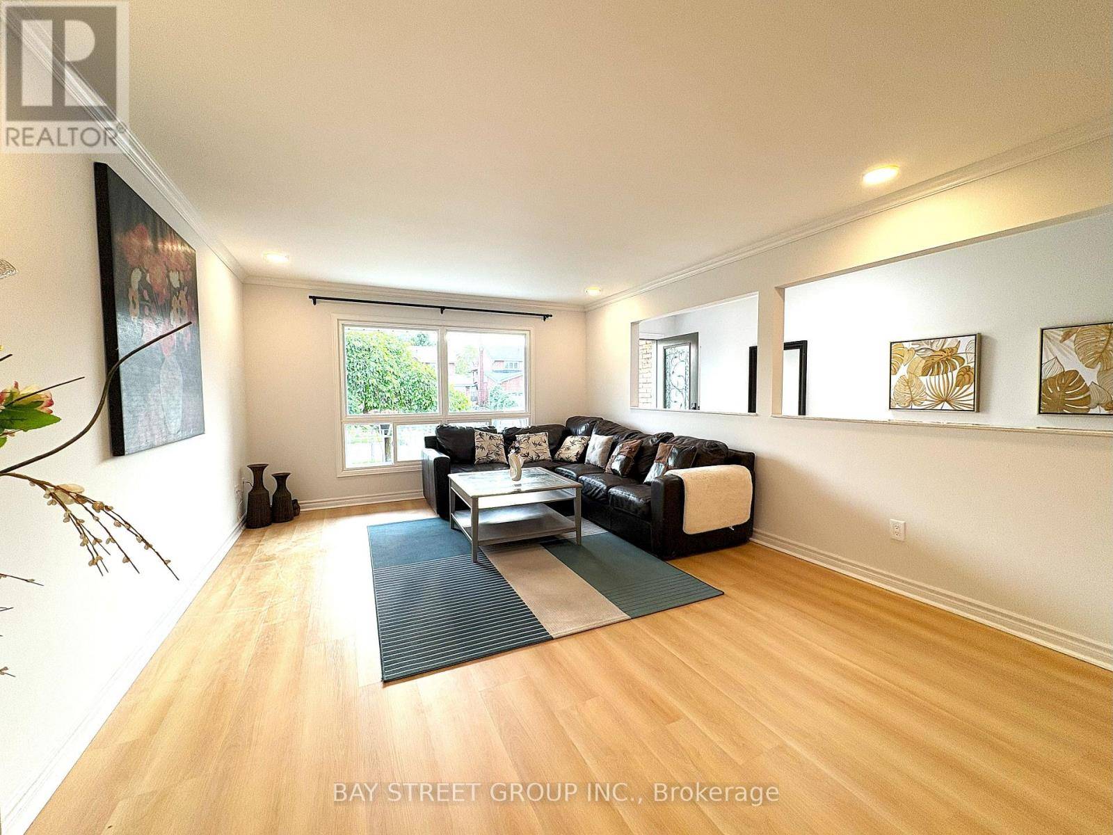 Markham (milliken Mills West), ON L3R3P5,3 ASCOT CRESCENT