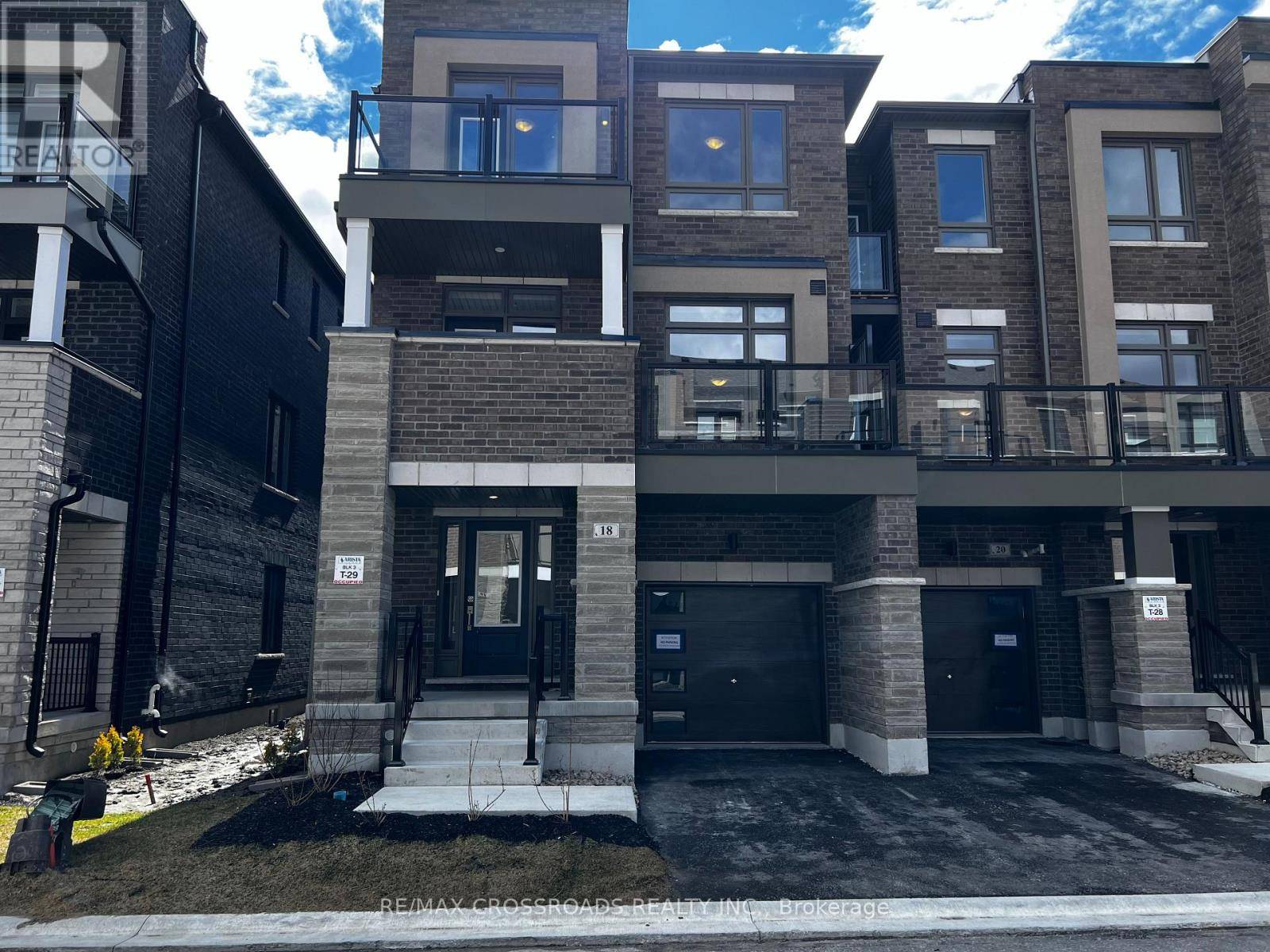 Richmond Hill, ON L4S0M3,18 RILEY REED LANE