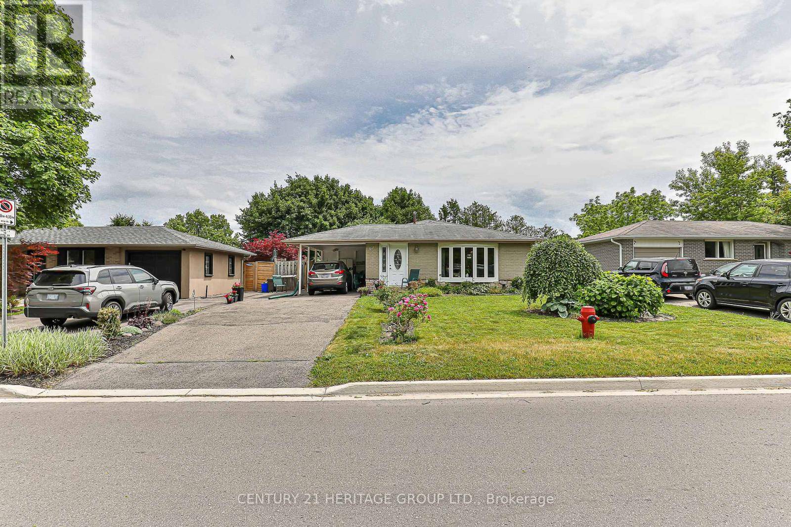 Aurora (aurora Heights), ON L4G2Z5,67 DEVINS DRIVE