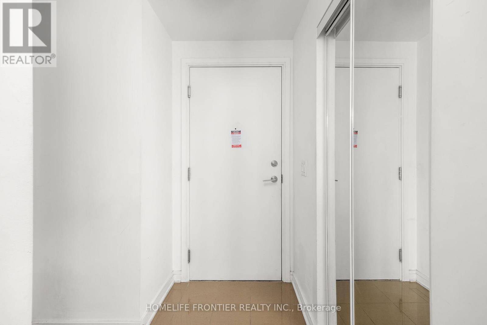 Richmond Hill (langstaff), ON L4C1E2,9191 Yonge ST #SW404