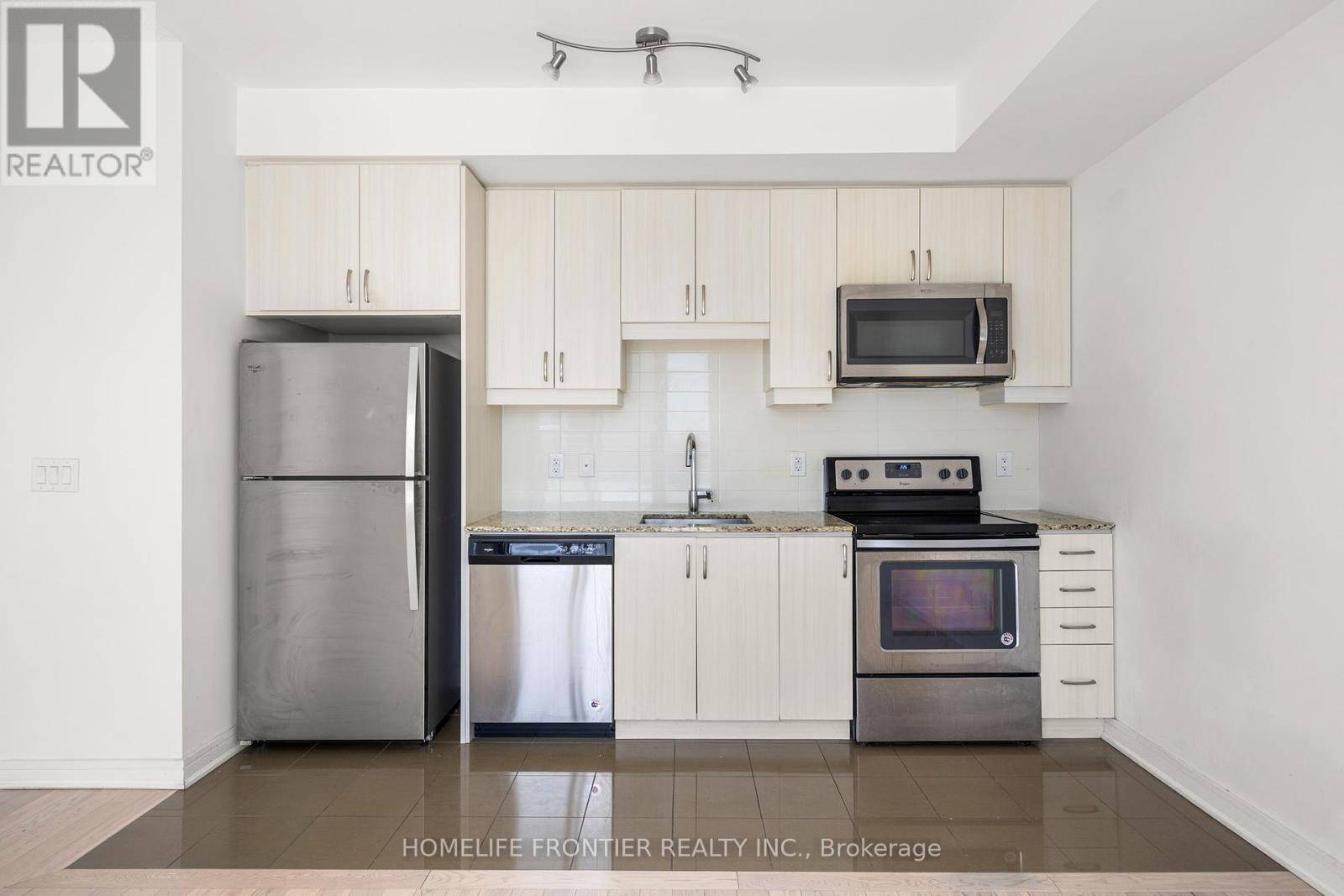 Richmond Hill (langstaff), ON L4C1E2,9191 Yonge ST #SW404