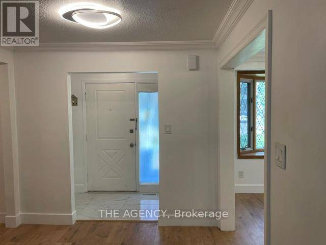 Newmarket (bristol-london), ON L3Y5Y9,310 PRIMROSE LANE