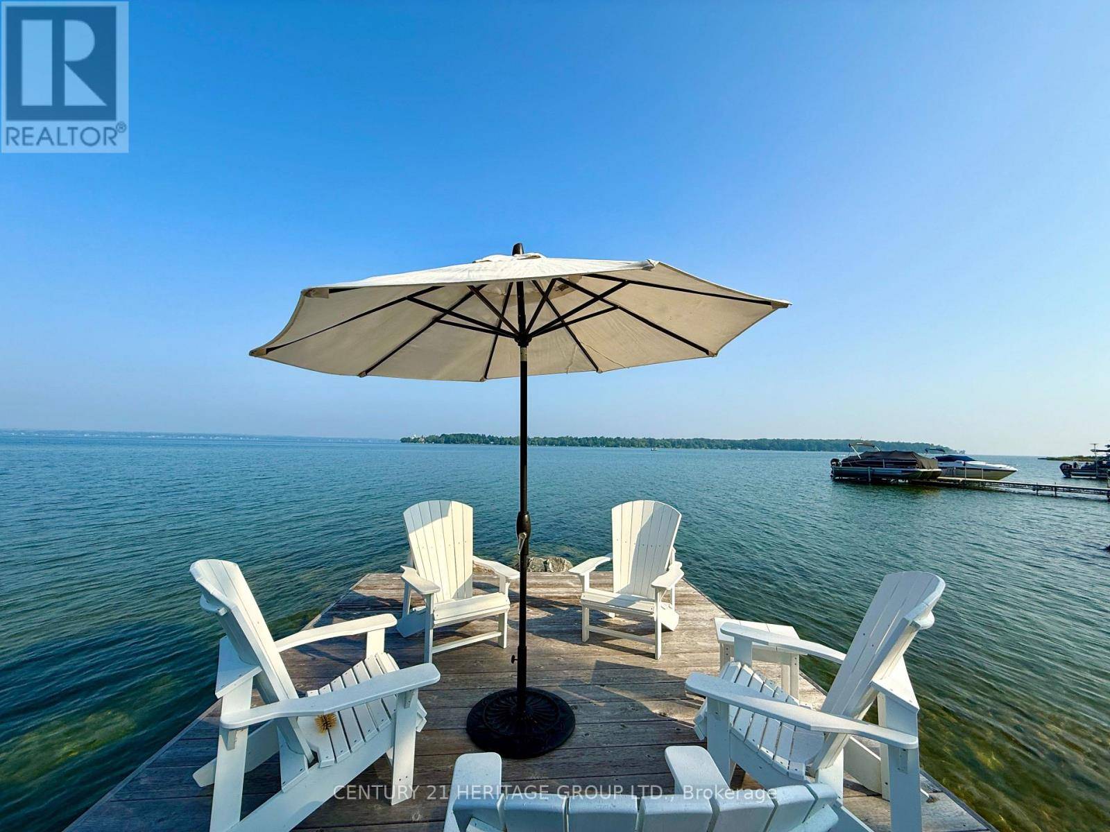 Georgina (historic Lakeshore Communities), ON L4P3E9,911 LAKE DRIVE N