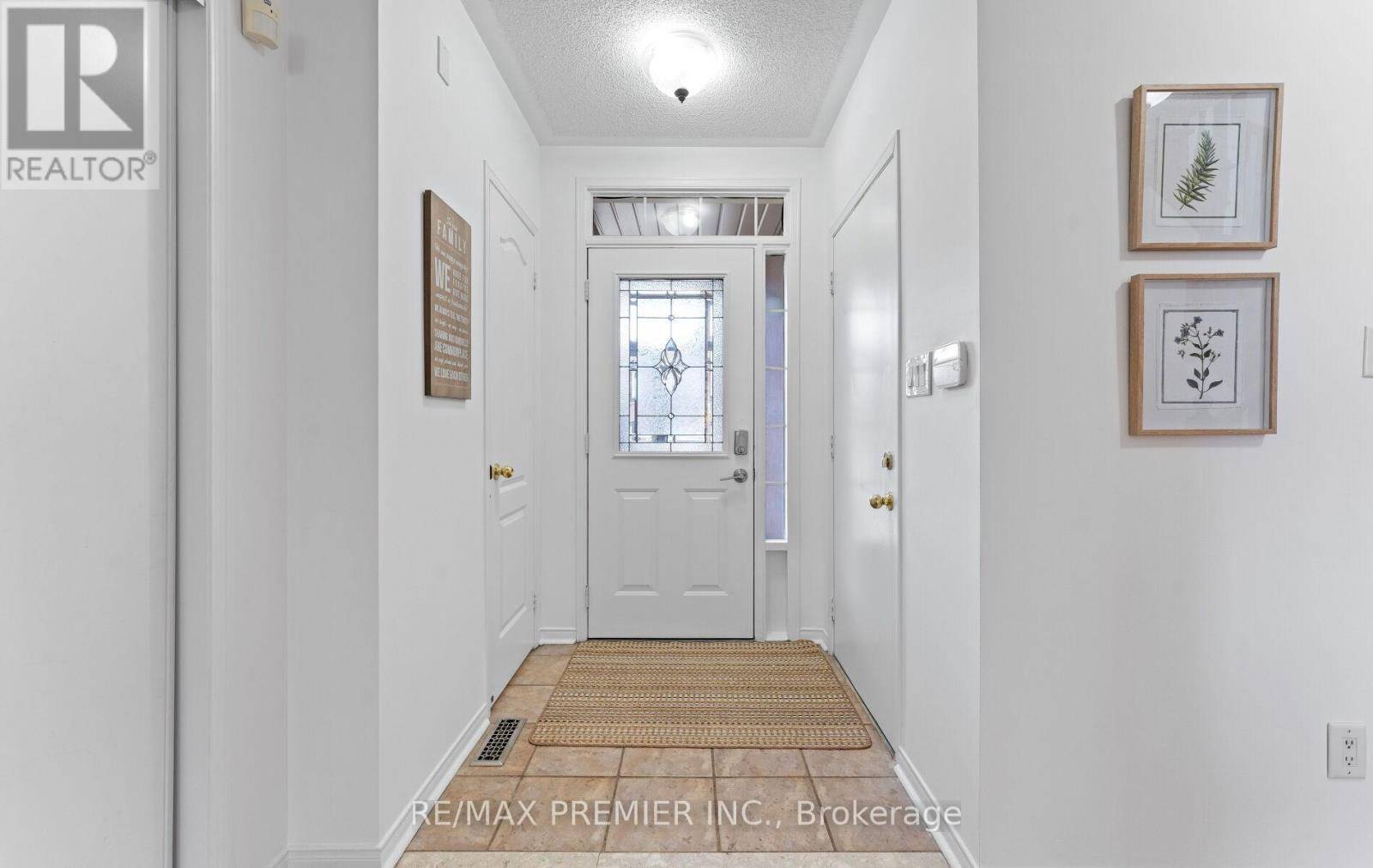 Vaughan (maple), ON L6A2L3,10 CORMEL STREET