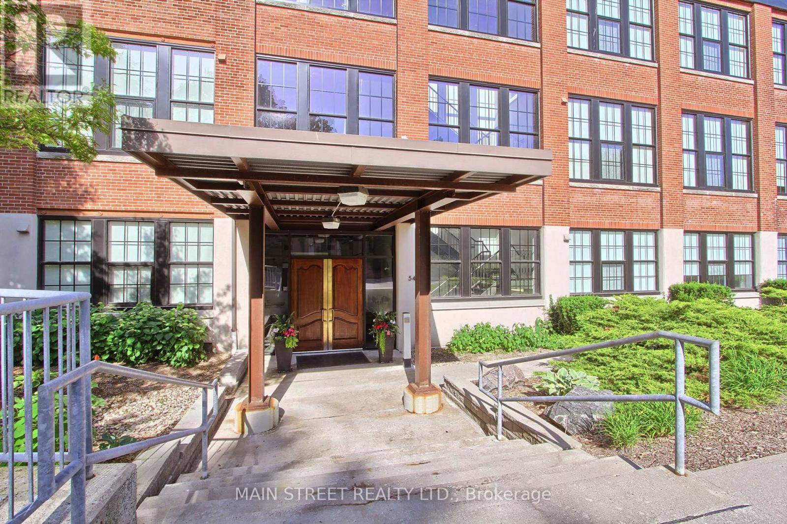 Newmarket (central Newmarket), ON L3Y1R1,543 Timothy ST #317