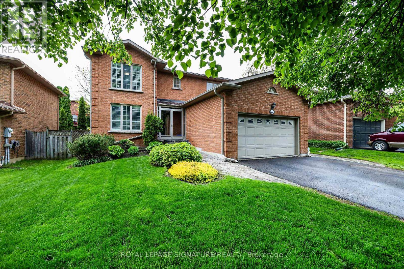 Aurora (aurora Village), ON L4G6J5,27 TWELVE OAKS DRIVE