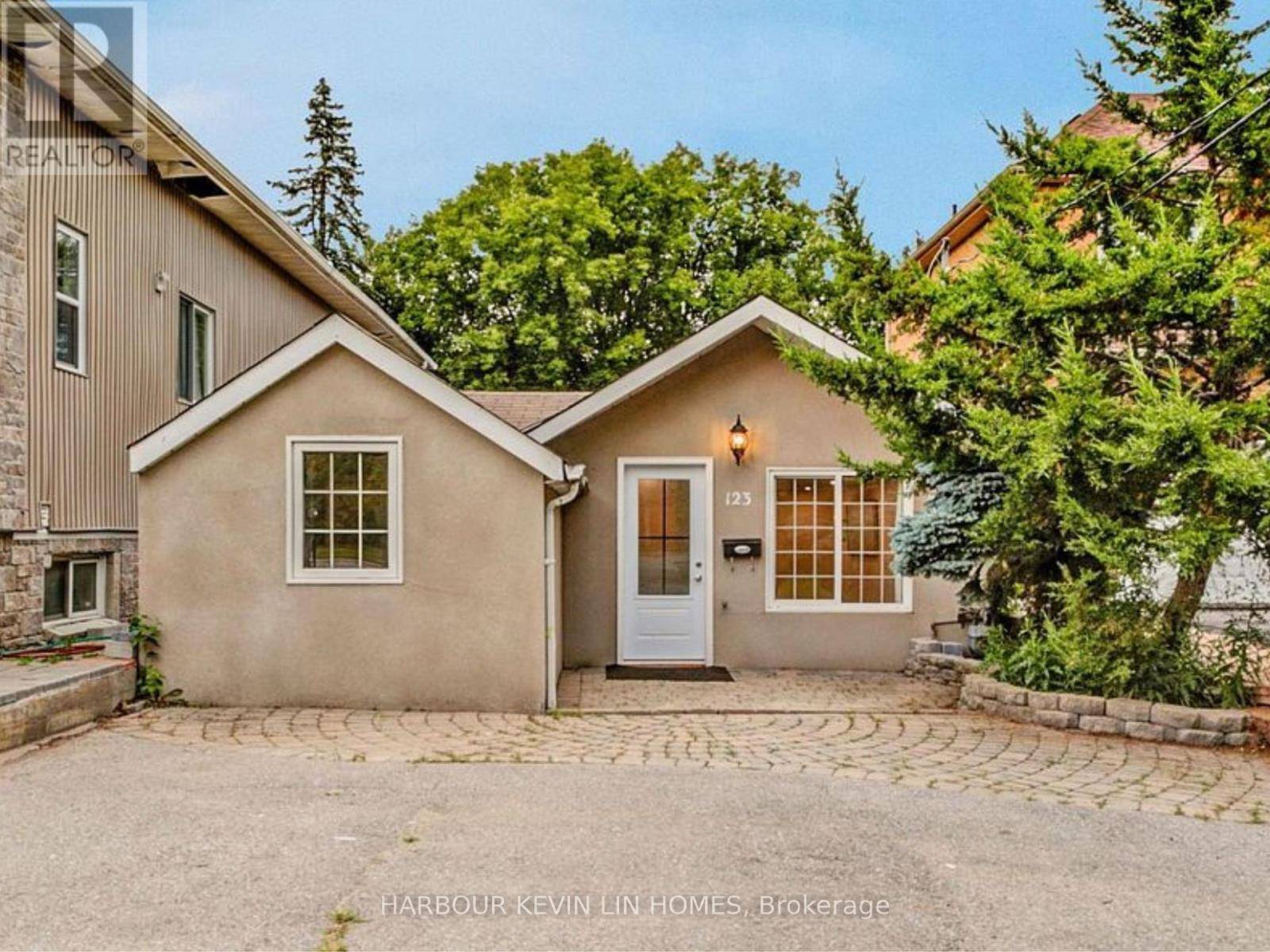 Richmond Hill (oak Ridges Lake Wilcox), ON L4E3B6,123 WILDWOOD AVENUE