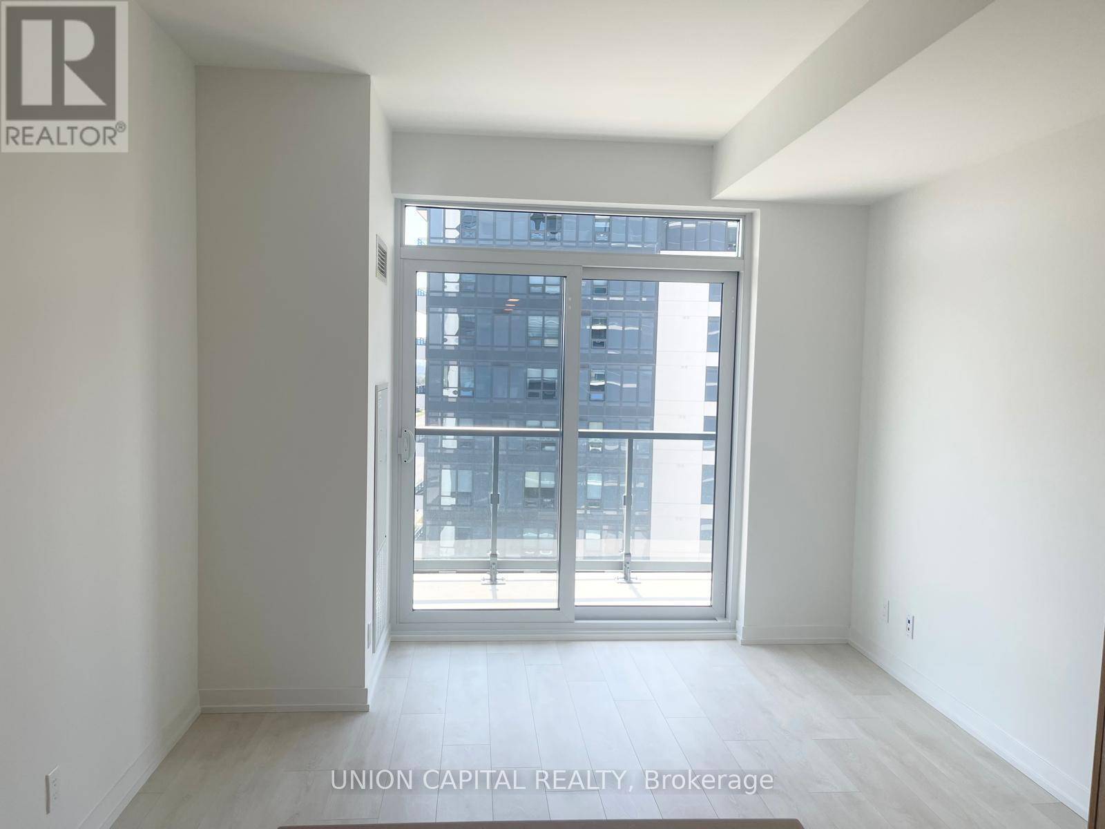 Vaughan (beverley Glen), ON L4J0L4,7950 Bathurst ST #917