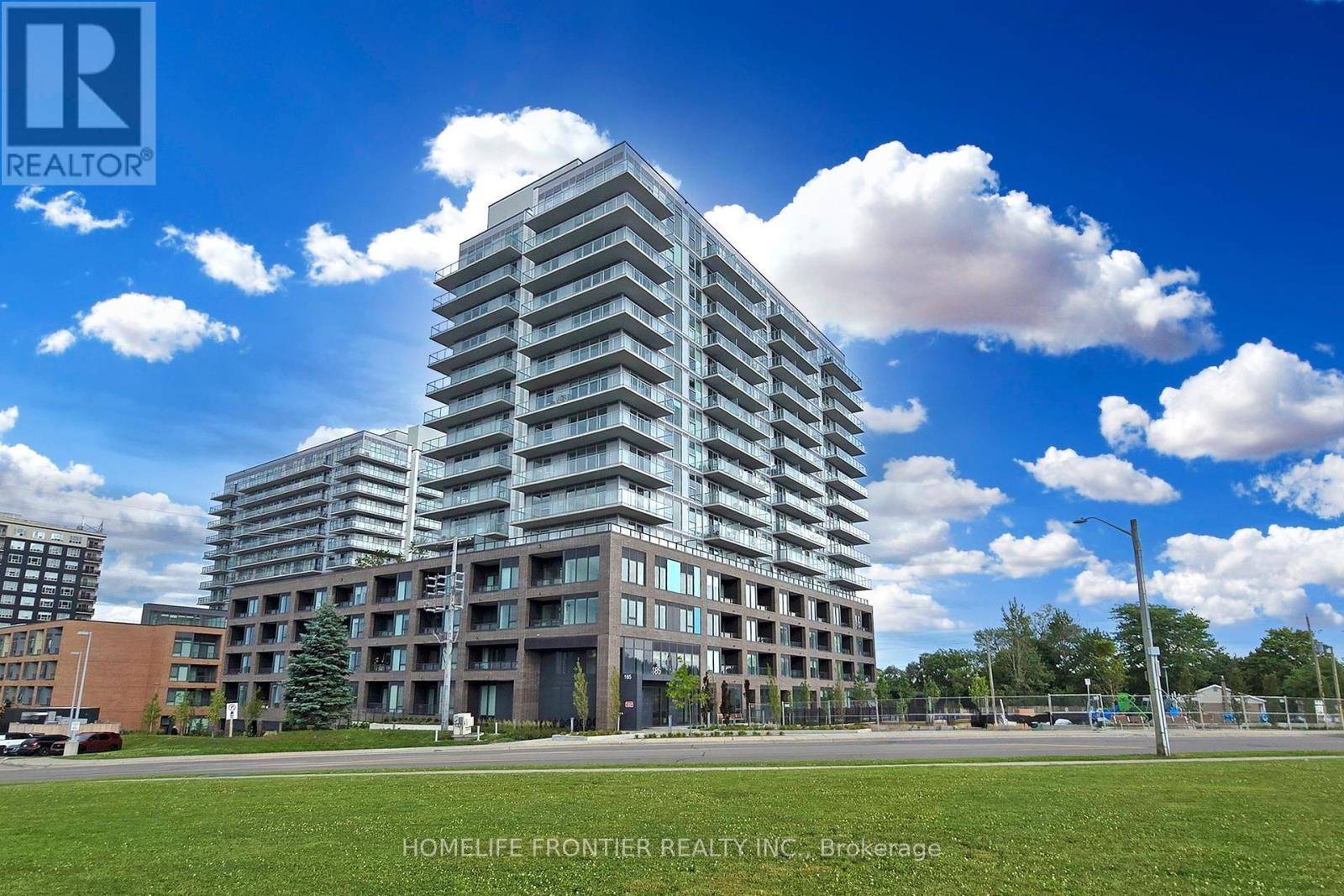 Newmarket (central Newmarket), ON L2Y0G7,185 Deerfield RD #220