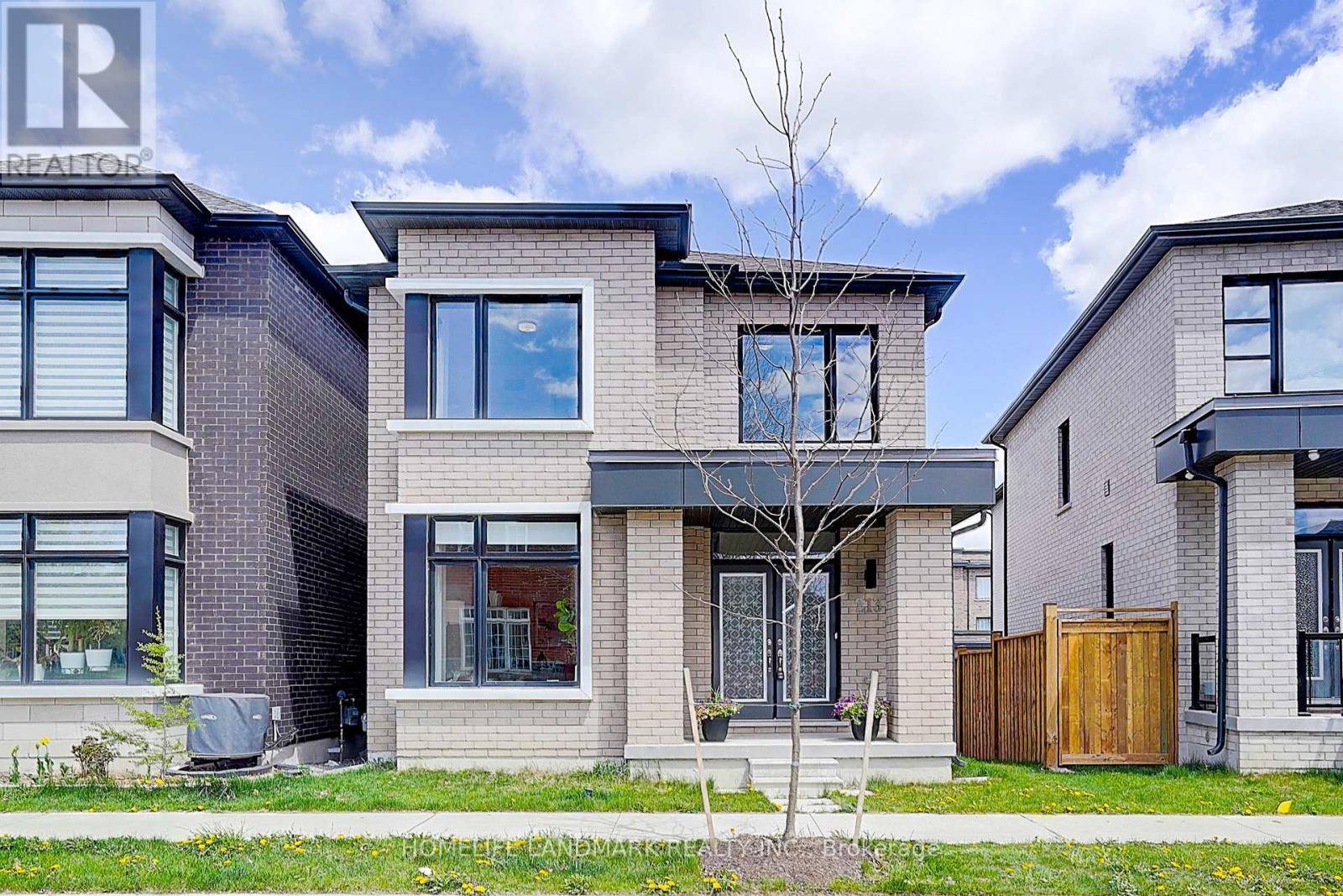 Markham (cornell), ON L6B1P1,213 WEBB STREET