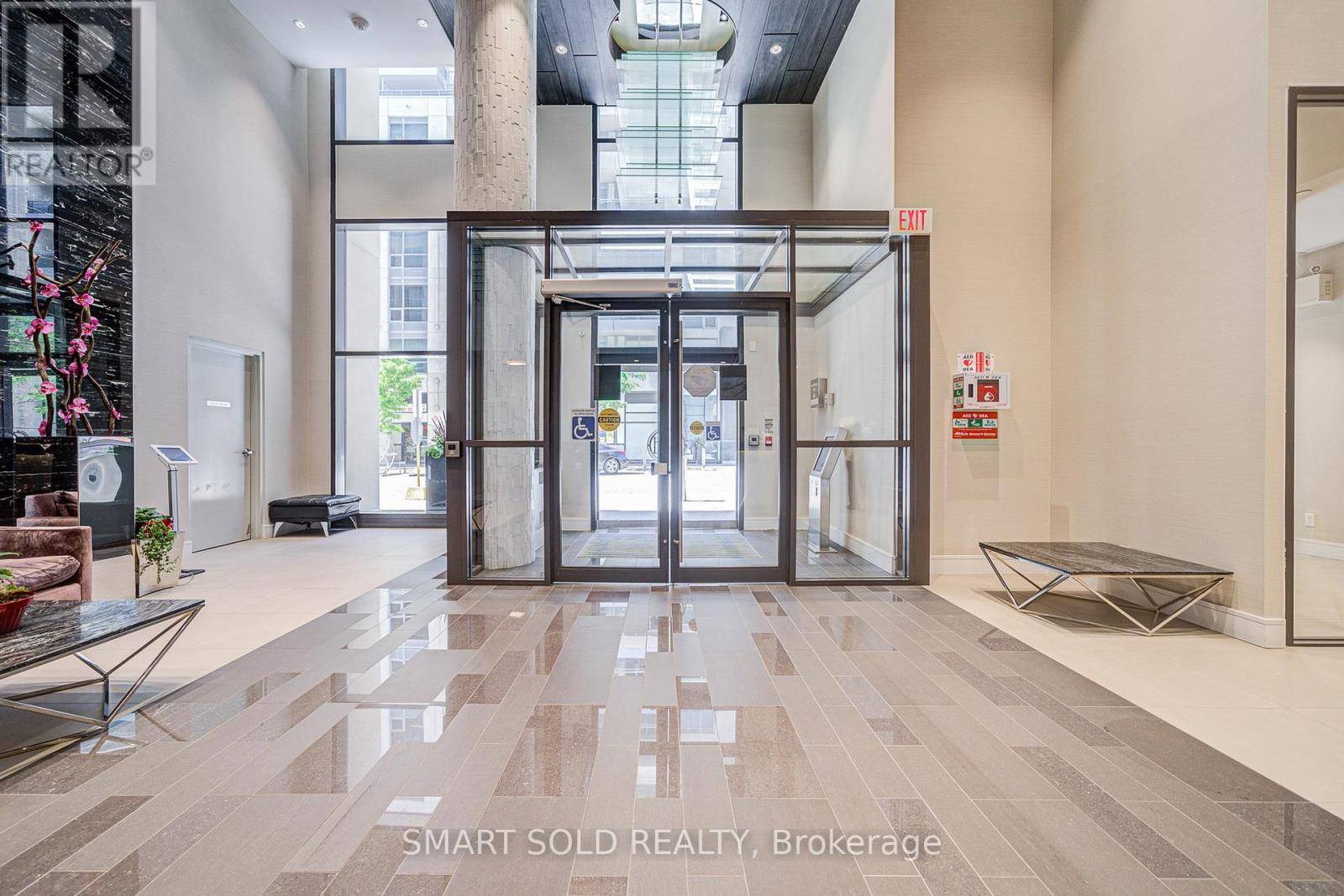 Richmond Hill (langstaff), ON L4C1E2,9191 Yonge ST #716