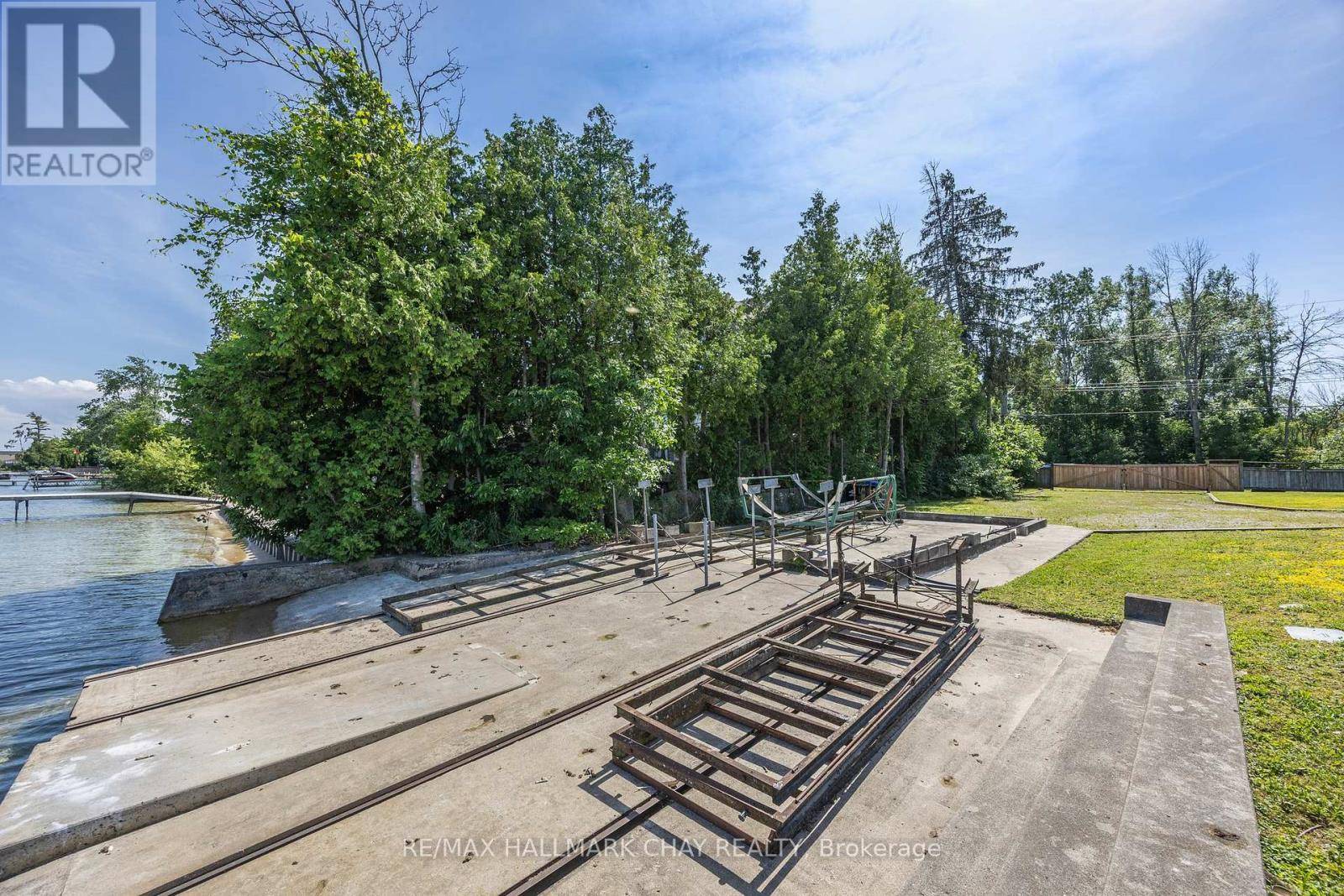 Innisfil, ON L9S3V3,2653 LEONARD STREET