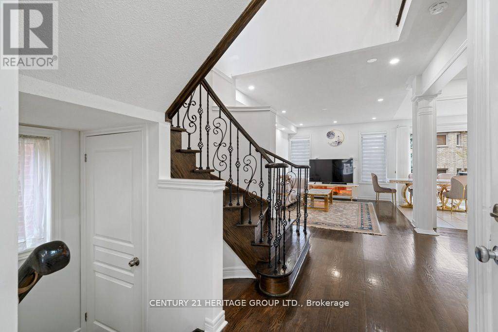 Richmond Hill (oak Ridges), ON L4E4V5,158 KINGSHILL ROAD