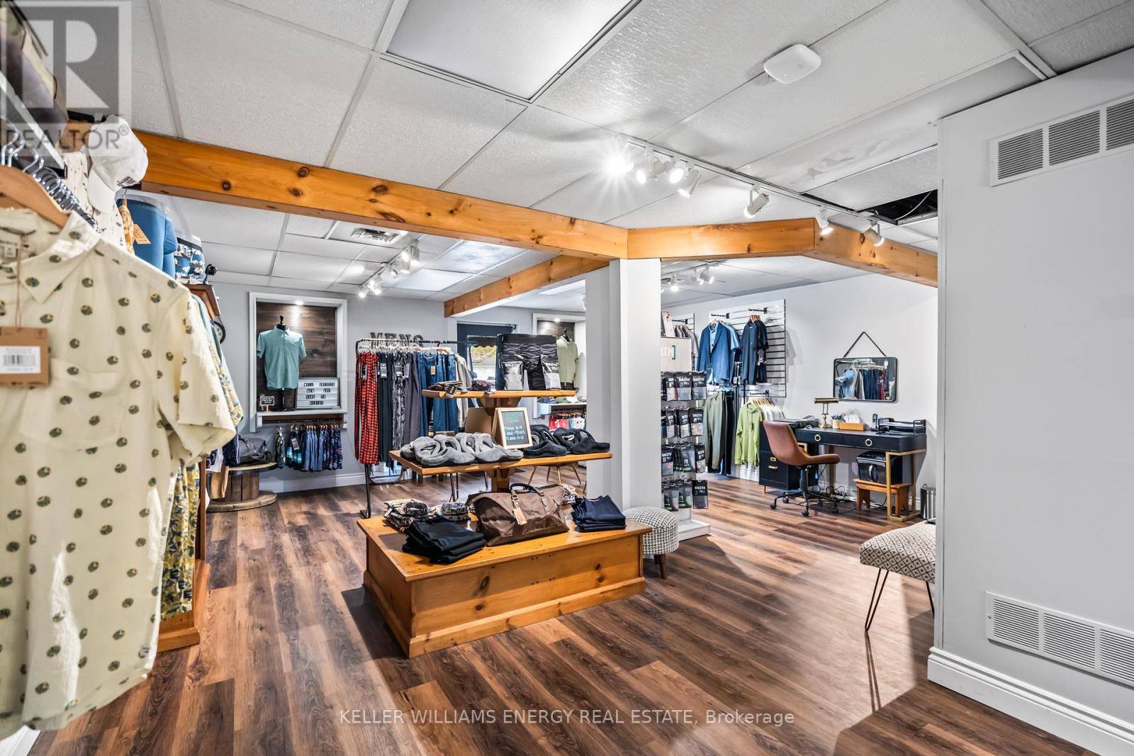 Uxbridge, ON L9P1P4,70 BROCK STREET W