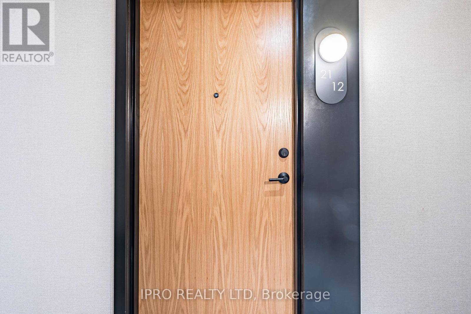 Vaughan (beverley Glen), ON L4J0B8,7950 Bathurst ST #2112