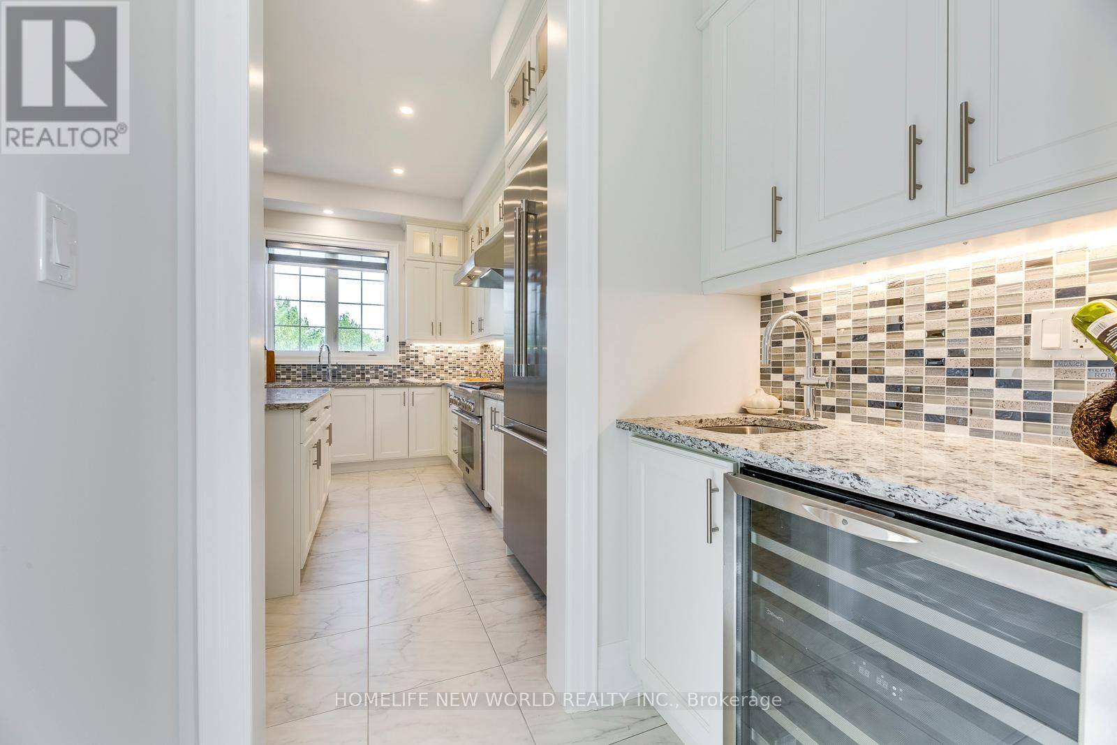 Vaughan (kleinburg), ON L4H3X3,349 TORREY PINES ROAD