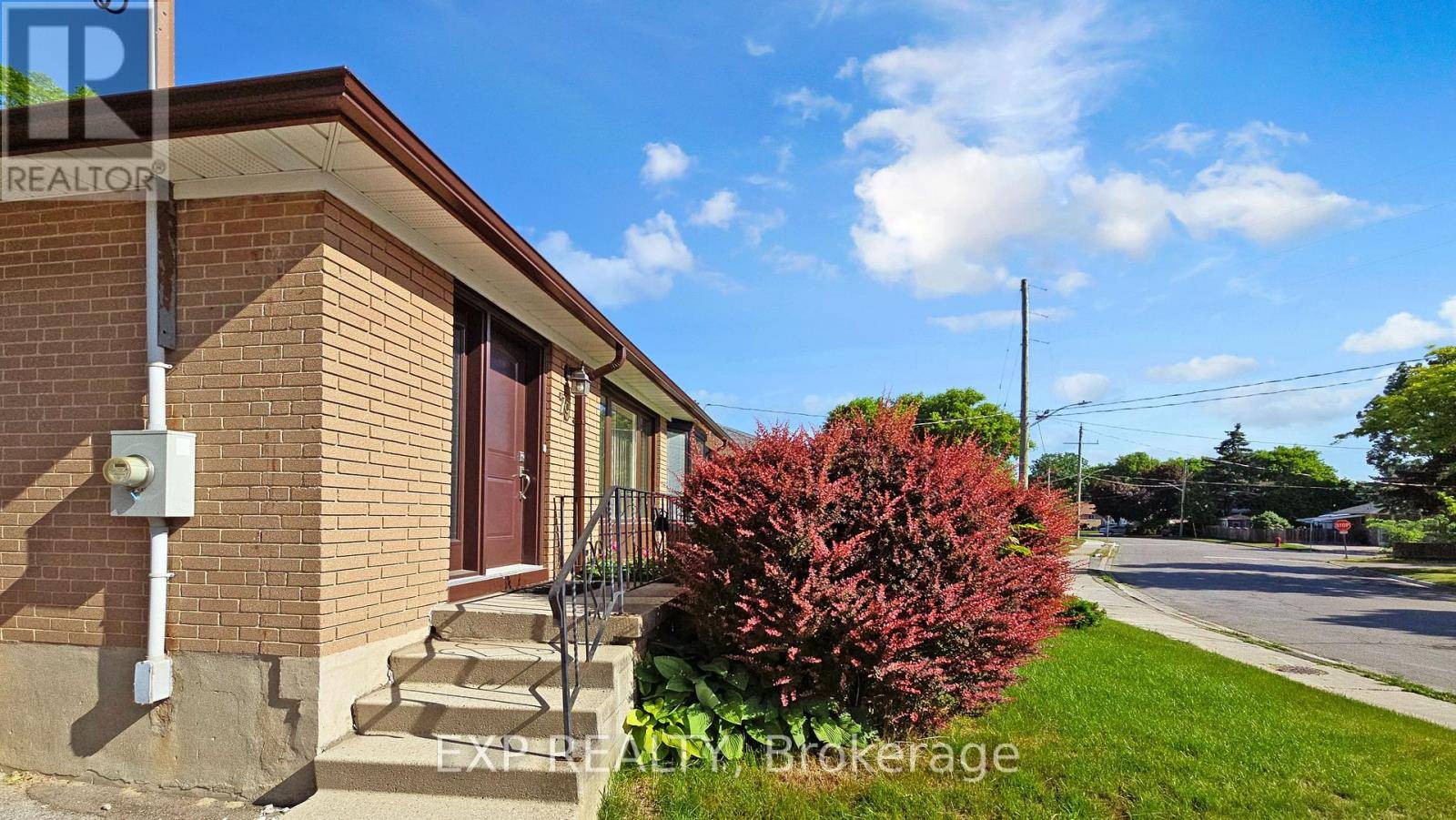 Newmarket (bristol-london), ON L3Y2T5,79 WALTER AVENUE