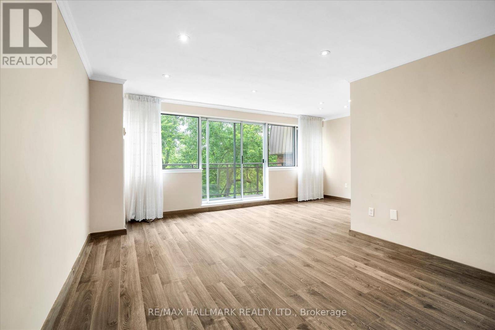 Markham (thornhill), ON L3T4T4,16 Elgin ST #339