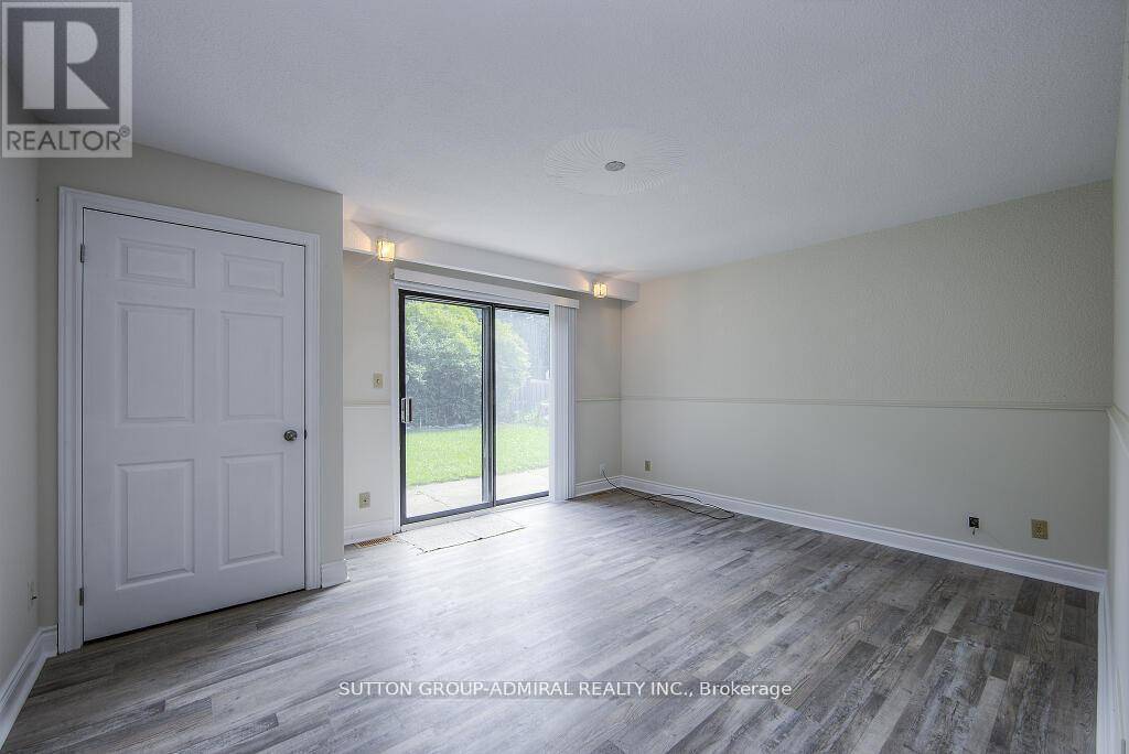Vaughan (beverley Glen), ON L4J3M5,7887 Dufferin ST #2