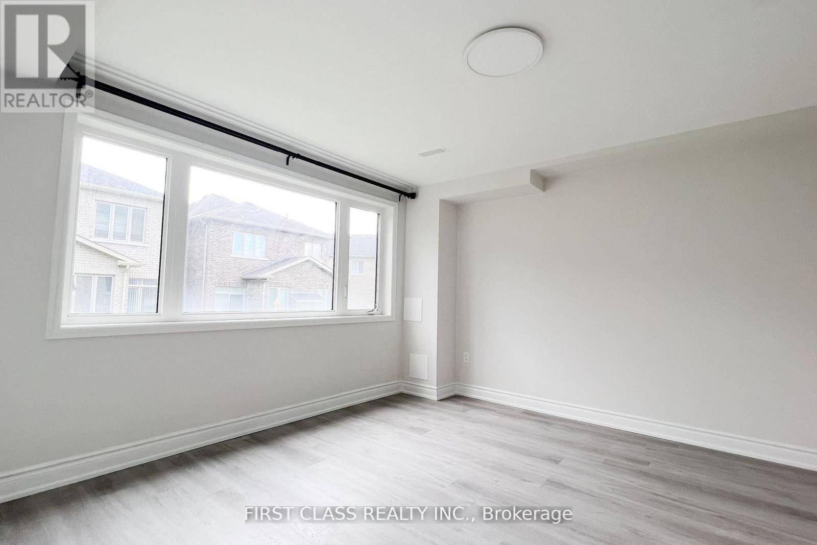 East Gwillimbury, ON L9N0R3,8 Eastgrove SQ #bsmt