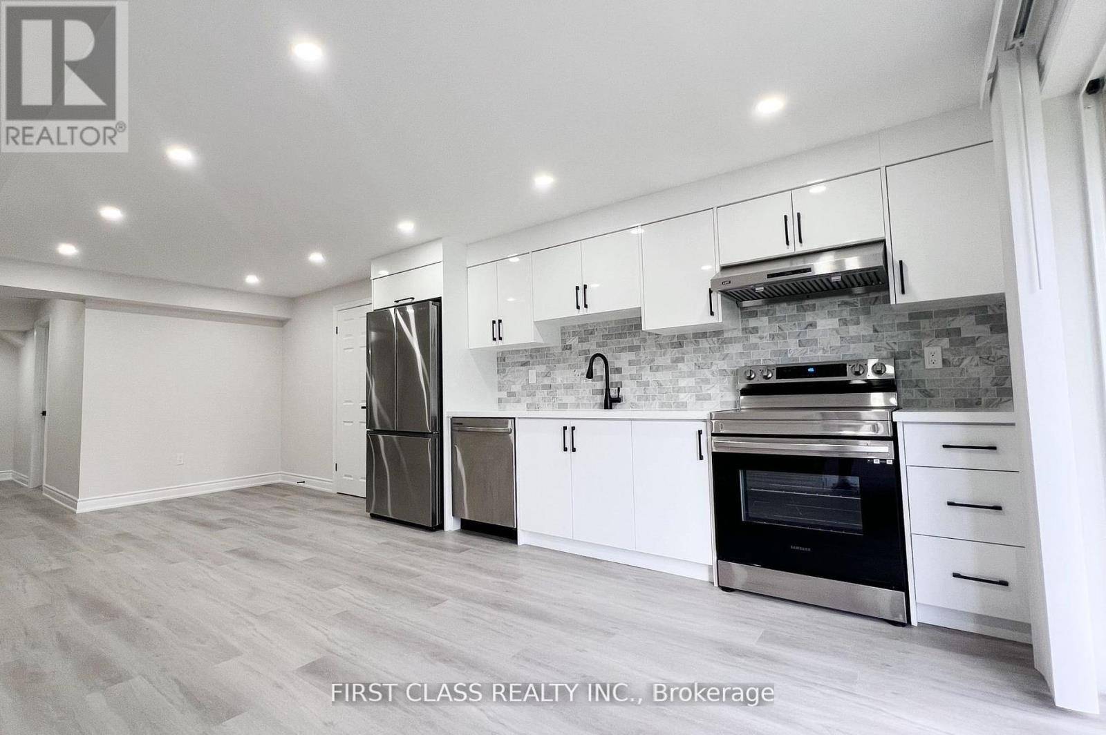 East Gwillimbury, ON L9N0R3,8 Eastgrove SQ #bsmt