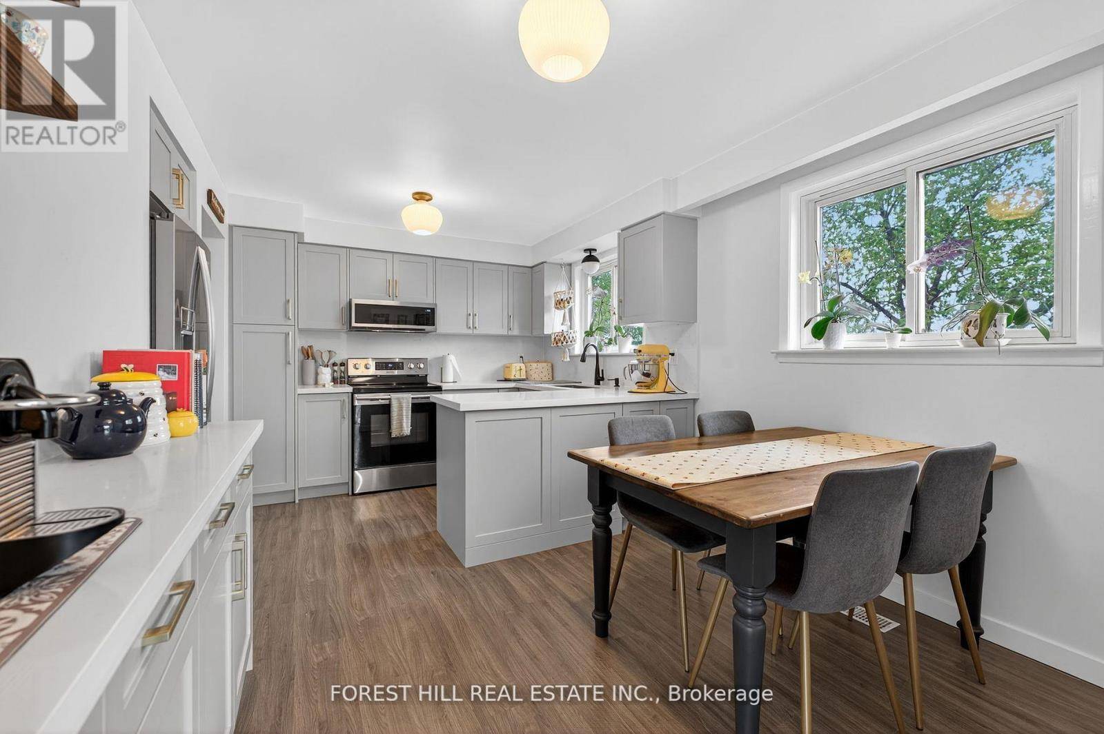 Vaughan (west Woodbridge), ON L4L1E9,100 ANDREW PARK