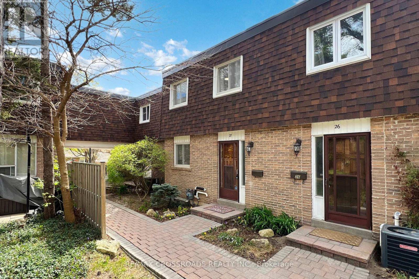 Markham (royal Orchard), ON L3T4X1,27 The Carriage WAY #27
