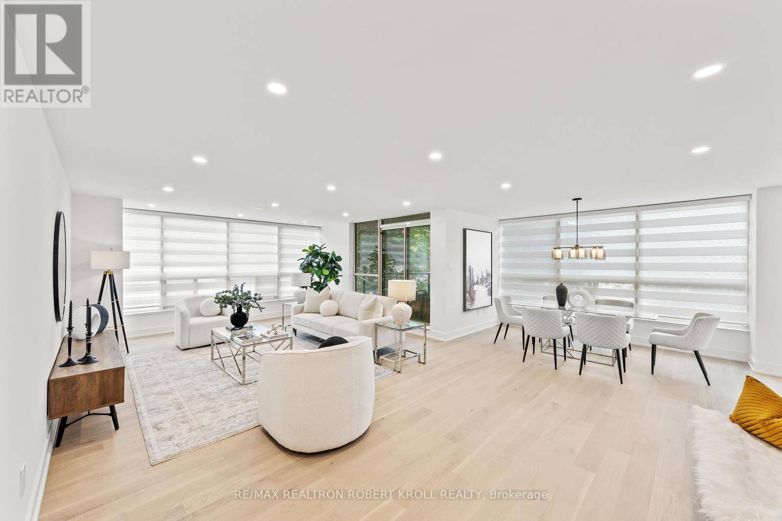 Vaughan (crestwood-springfarm-yorkhill), ON L4J7Y5,7300 Yonge ST #210