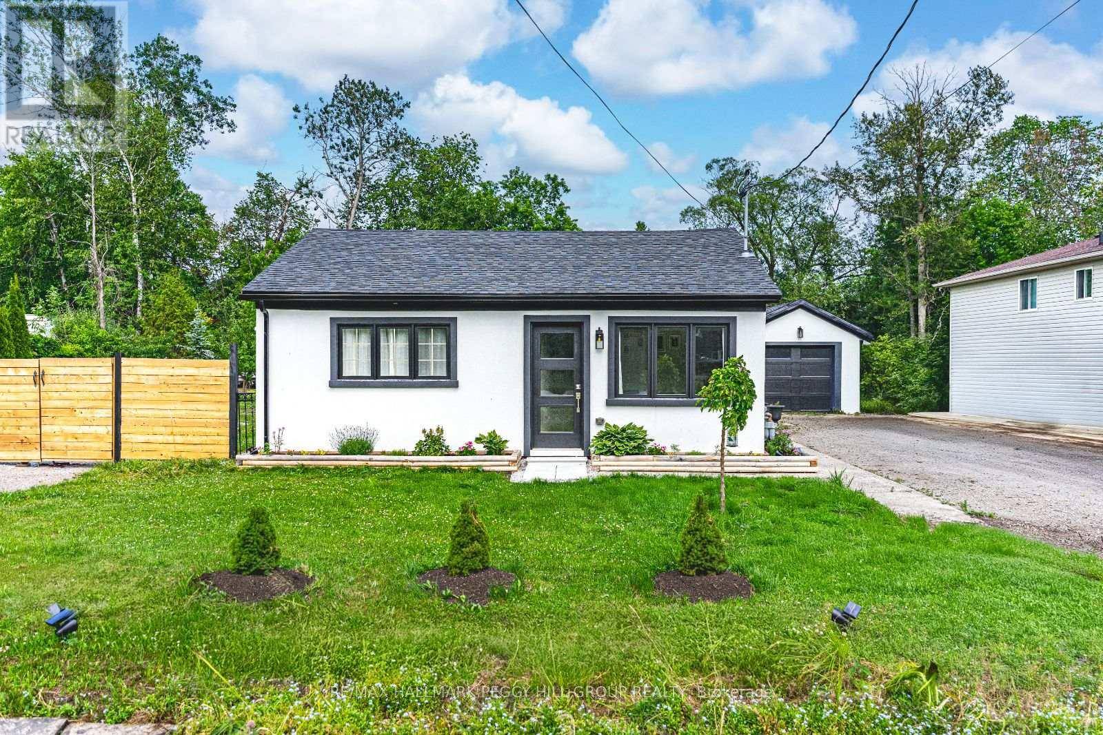 Innisfil (lefroy), ON L0L1W0,1011 GILMORE AVENUE