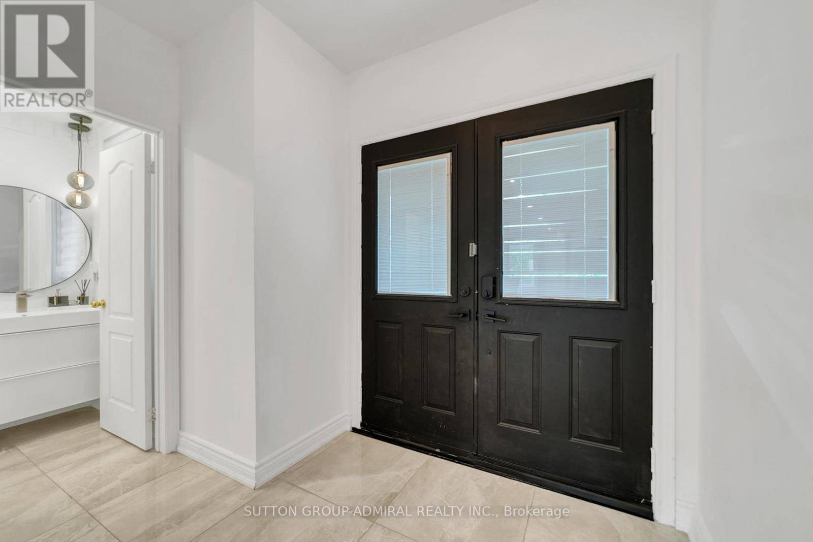 Aurora, ON L4G7W8,235 CONOVER AVENUE