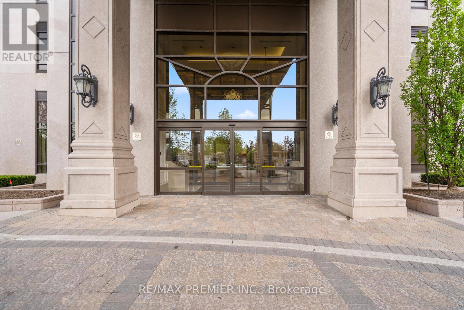 Vaughan (maple), ON L6A0K1,9255 Jane ST #Ph06