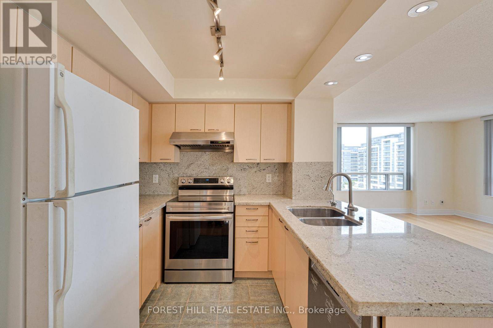 Markham (commerce Valley), ON L3T7Y6,62 Suncrest BLVD #807