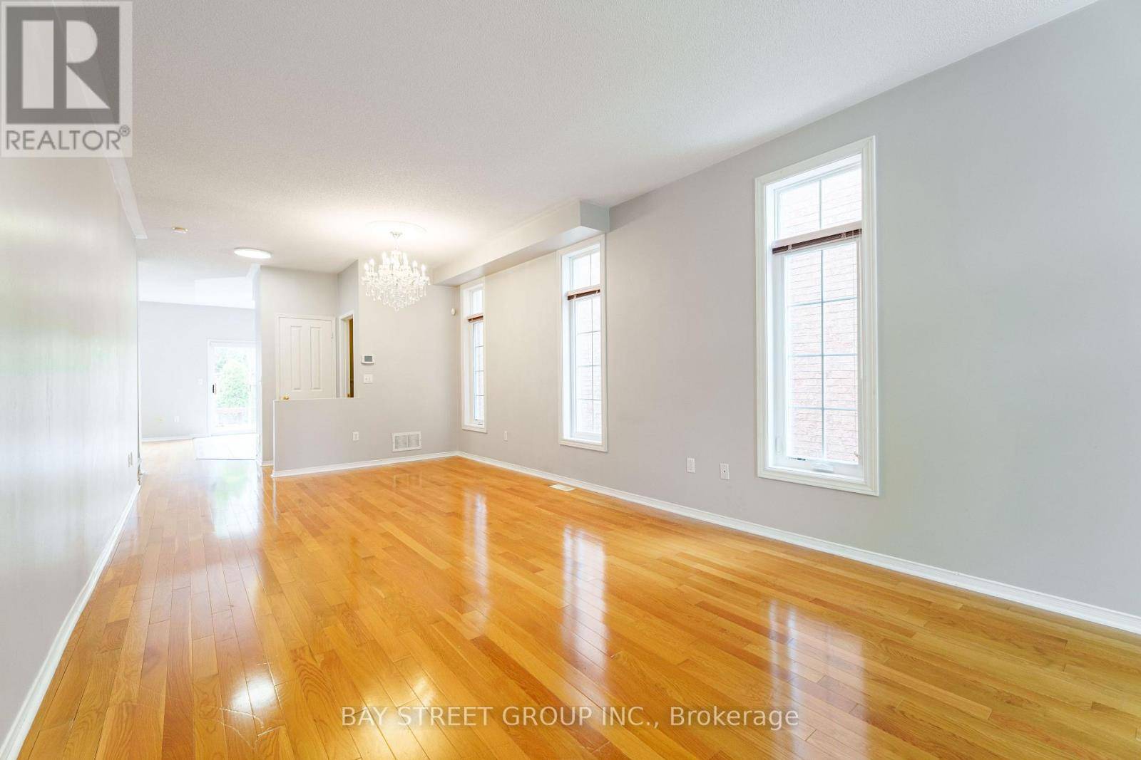 Markham (berczy), ON L6C2E5,5 MCCAUL STREET