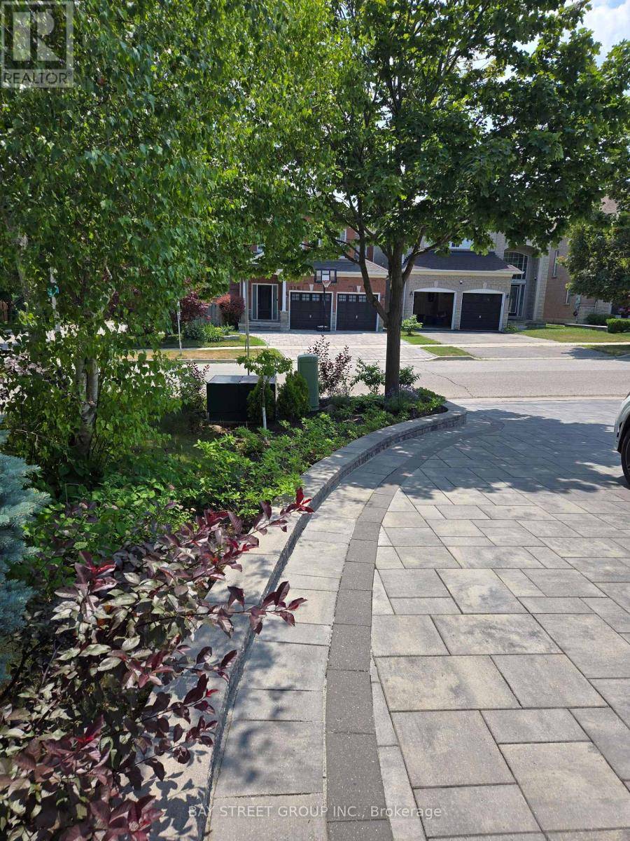 Richmond Hill (westbrook), ON L4S2G3,115 COLESBROOK ROAD