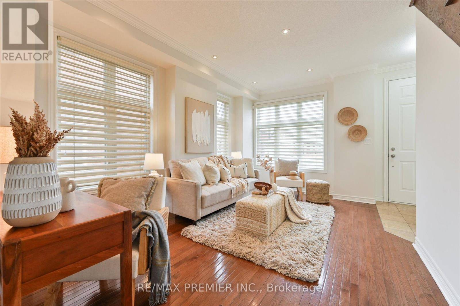 Vaughan (east Woodbridge), ON L4L3S3,30 HELEN STREET