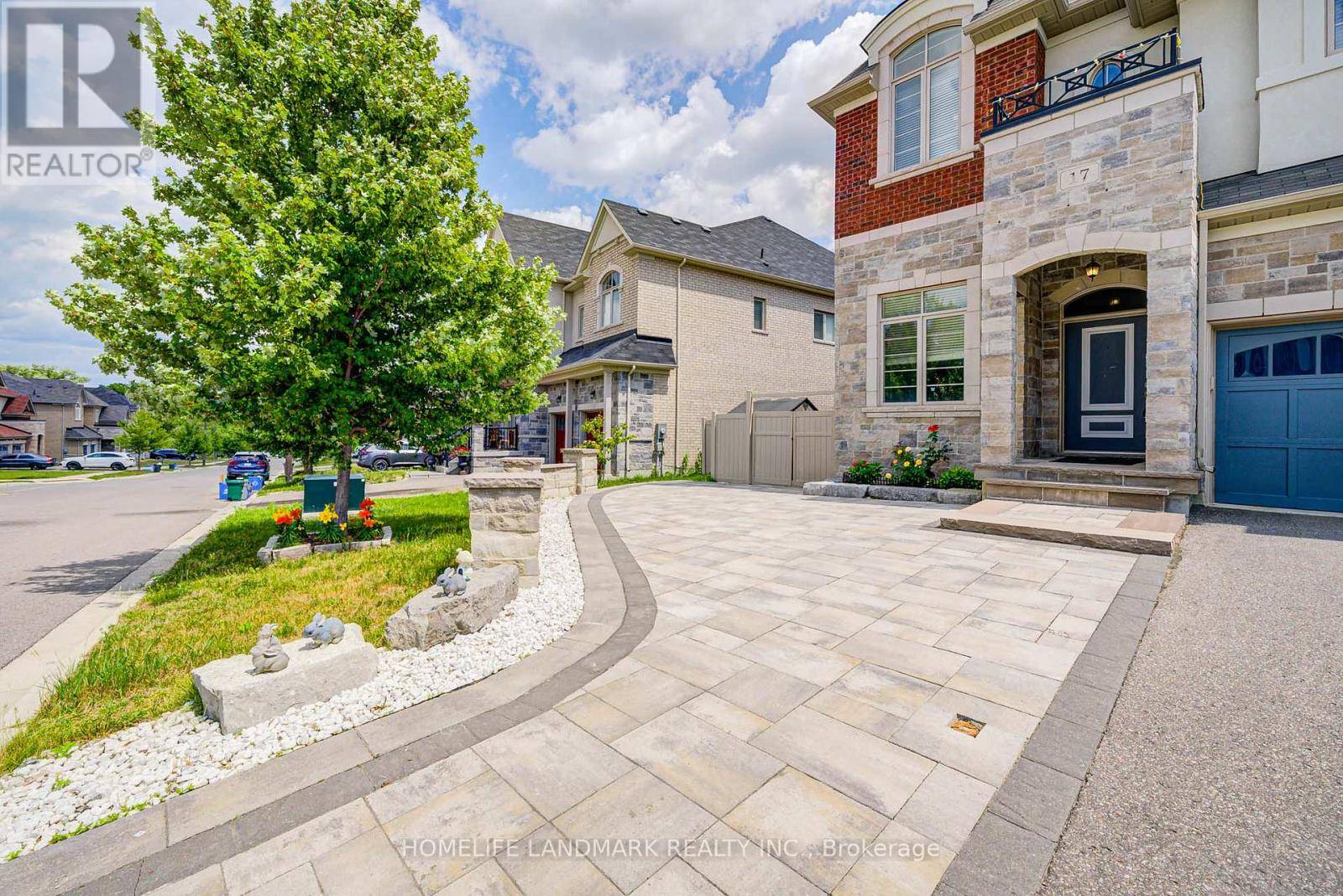 East Gwillimbury (sharon), ON L9N0P4,17 DR PEARSON COURT