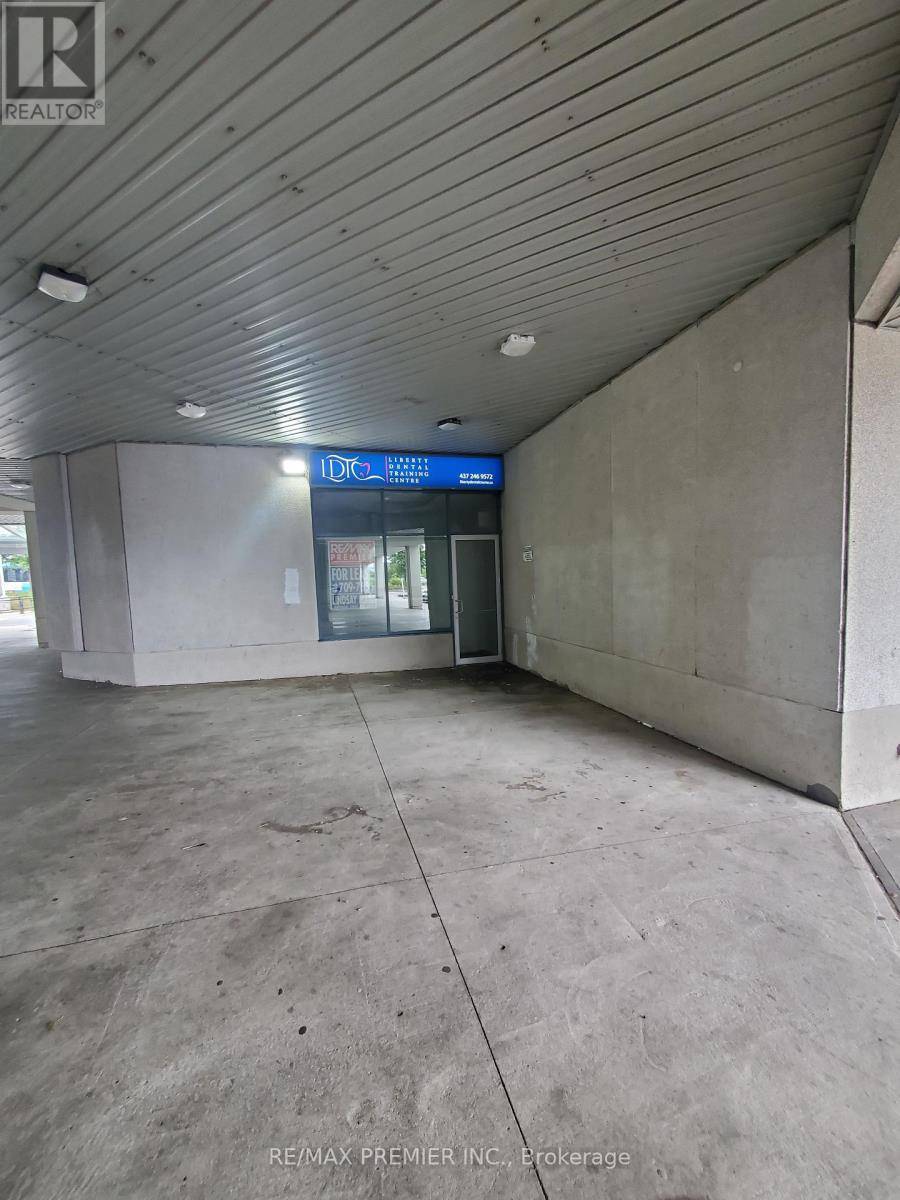 Richmond Hill (devonsleigh), ON L4C3E3,10909 Yonge ST #40