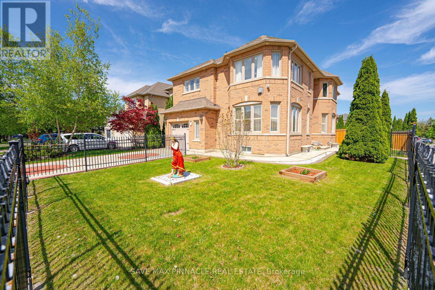 Vaughan (maple), ON L6A2L4,1 ASHTON DRIVE