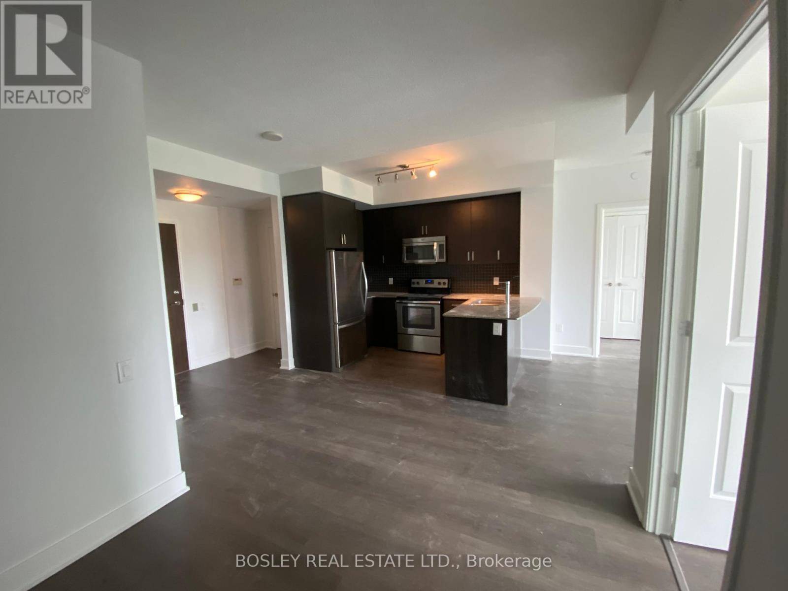 Vaughan (crestwood-springfarm-yorkhill), ON L4J0J5,7608 Yonge ST #408