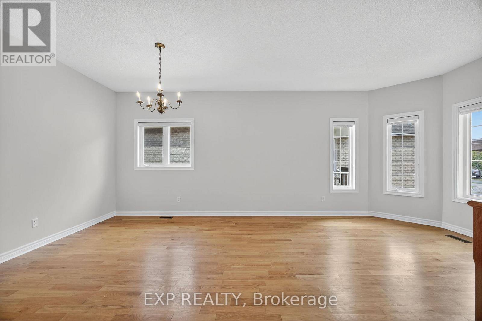 Richmond Hill (oak Ridges), ON L4E3T1,26 WOODHAVEN CRESCENT