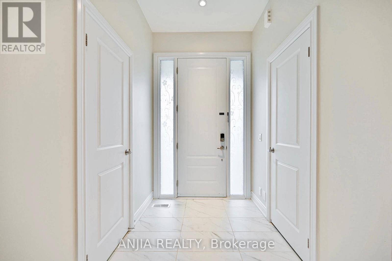 Markham (angus Glen), ON L6C3J5,19 YORK DOWNS BOULEVARD