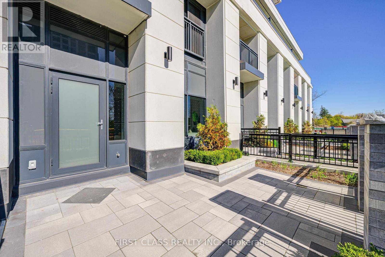 Markham (unionville), ON L6G0H4,8 Cedarland DR #123W
