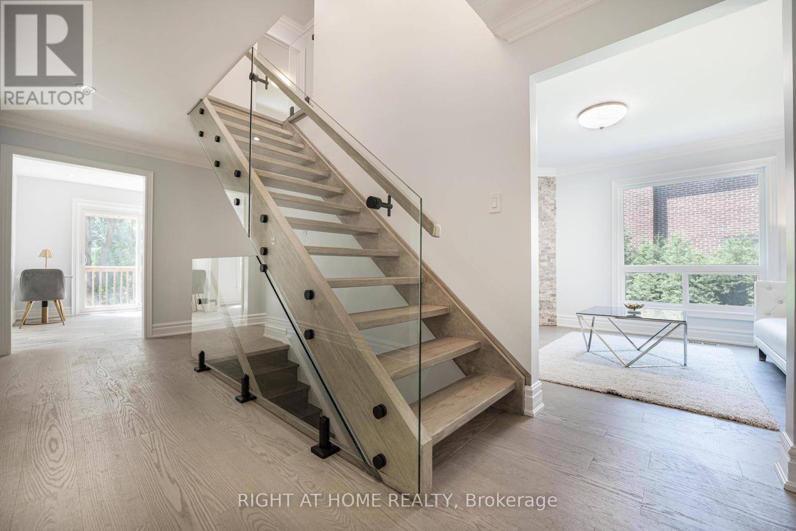 Markham (thornhill), ON L3T2N1,29 VANWOOD ROAD