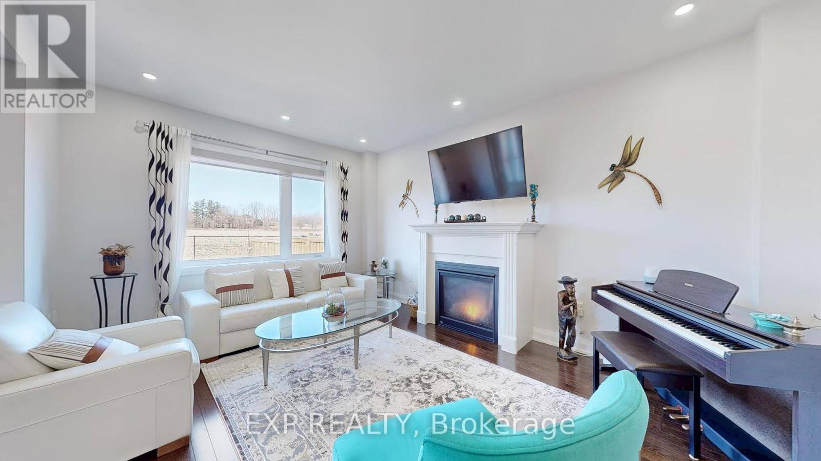 East Gwillimbury (sharon), ON L9N0N8,44 FESTIVAL COURT S
