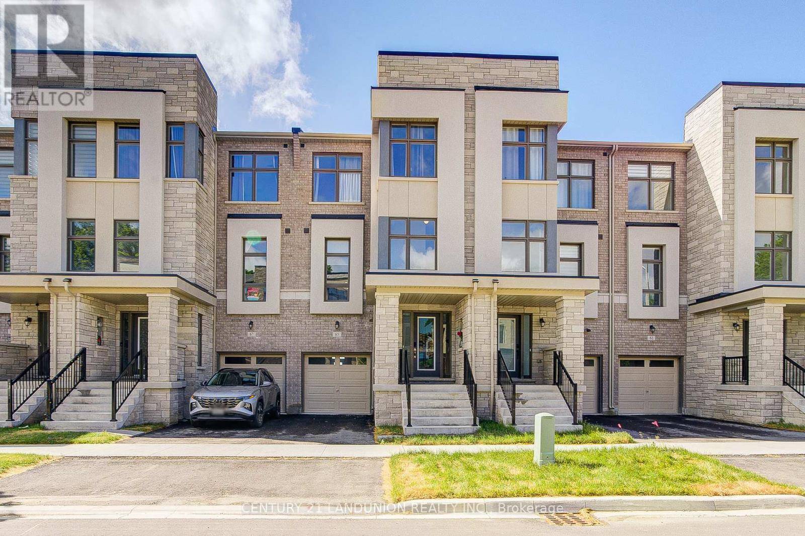 Richmond Hill, ON L4E1L2,65 PUISAYA DRIVE